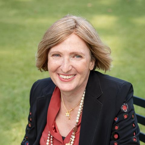 Lola Woetzel